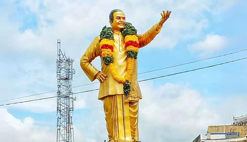 ஹைதராபாத்தில் என்டிஆருக்கு 100 அடி சிலை: தெலங்கானா முதல்வர் ஒப்புதல்