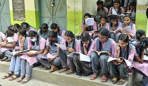 கற்பிக்கப்படும் கல்வி தரமாக இருக்க வேண்டாமா?