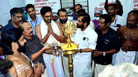 சபரிமலையில் நாளை மண்டல பூஜை நிறைவு: சந்நிதானத்தில் பணிபுரிந்தவர்களுக்கு விருந்து