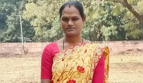 கர்நாடக பல்கலைக்கழகத்தில் முதல்முறையாக கவுரவ விரிவுரையாளராக திருநங்கை நியமனம்