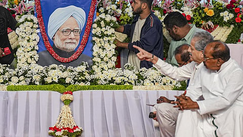 மன்மோகன் நினைவிட விவகாரத்தை அரசியலாக்க கூடாது: காங்கிரஸுக்கு பாஜக கண்டனம்