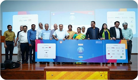 திருச்சி என்ஐடி முன்னாள் மாணவர்கள் சங்க உலகளாவிய சந்திப்பு நிகழ்சிக்கான லோகோவை என்ஐடி இயக்குநர் ஜி.அகிலா  வெளியிட்டார்.