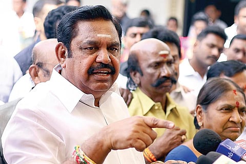 சென்னையில் செய்தியாளர்களை சந்தித்த அதிமுக பொதுச்செயலாளர் பழனிசாமி. படம்: ம.பிரபு