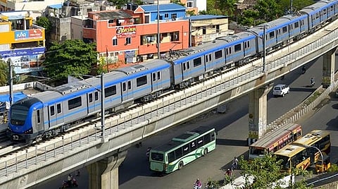 மெட்ரோ ரயில், மாநகர பேருந்துகளில் பயணிக்க ஒரே அட்டையில் பயணச்சீட்டு பெறும் திட்டம் இம்மாதம் அமல்