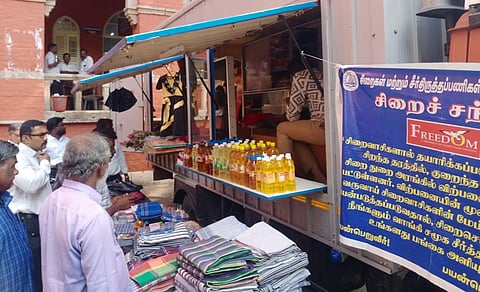 சென்னை உயர் நீதிமன்ற வழக்கறிஞர்களை கவர்ந்த ‘சிறை சந்தை’ - என்ன ஸ்பெஷல்? 