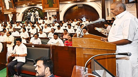 சமூக வலைதளத்தில் பதிவுகளை போட்டு மக்களையும் எம்எல்ஏக்களையும் அவமானப்படுத்துவதா? - ஆளுநருக்கு அப்பாவு கண்டனம்