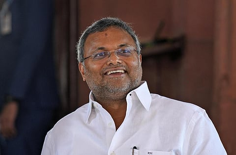 ஜானி வாக்கர் விஸ்கி விற்பனை தடையை நீக்க 15,000 டாலர் பணம் பெற்றதாக கார்த்தி சிதம்பரம் மீது சிபிஐ வழக்கு