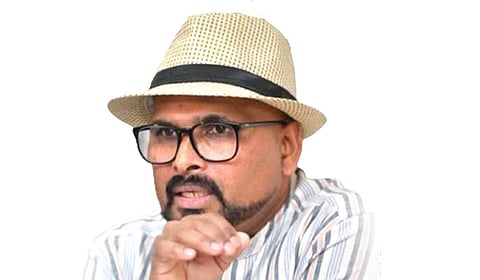 “இலங்கைத் தமிழர்களிடம் சுயவிமர்சனப் பண்பு என்பது அறவேயில்லை” - எழுத்தாளர் நவமகன் நேர்​காணல்