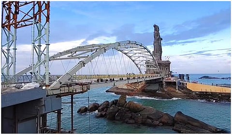 குமரி கண்ணாடி இழை பாலத்துக்கு செல்ல சுற்றுலா பயணிகளுக்கு 3 நாள் தடை