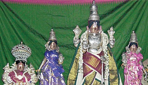 வளமான வாழ்வருளும் திருச்சிறுபுலியூர் தலசயன பெருமாள்