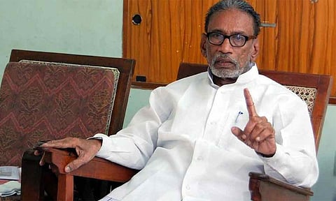 பாதுகாப்புக்கு அச்சுறுத்தல் என்பதை ஏற்க முடியாது: பழ.நெடுமாறனின் பாஸ்போர்ட் மனுவை பரிசீலிக்க கோர்ட் உத்தரவு