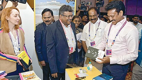 சென்னை பன்னாட்டு புத்தக திருவிழா தொடக்கம்: 64 நாடுகளை சேர்ந்த பதிப்பகங்கள் பங்கேற்பு