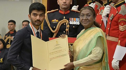 குகேஷ் உள்ளிட்ட 4 பேருக்கு கேல் ரத்னா விருதுகளை வழங்கினார் குடியரசுத் தலைவர்: 32 பேருக்கு அர்ஜூனா விருது