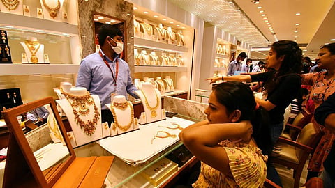 தங்கம் விலை பவுனுக்கு ரூ.120 குறைந்தது!