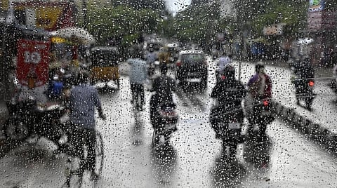 சென்னை, புறநகரில் விடிய விடிய மழை: அதிகபட்சமாக புழலில் 6 செமீ பதிவு