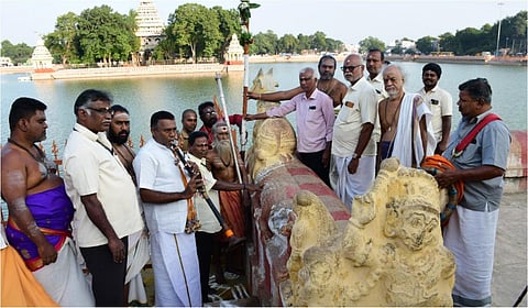 மதுரையில் தெப்பத் திருவிழாவுக்கான முகூர்த்தக்கால் நடும் விழா நடந்தது | படம்:  எஸ். கிருஷ்ணமூர்த்தி