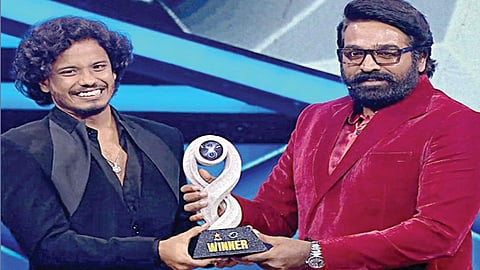 ‘பிக் பாஸ் - சீசன் 8’ டைட்டிலை வென்றார் முத்துக்குமரன்!
