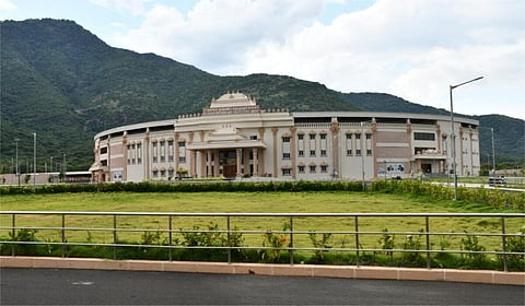 ‘வரவேற்பு இல்லை’ - அலங்காநல்லூர் கீழக்கரை மைதான ஜல்லிக்கட்டு தள்ளிவைப்பு?
