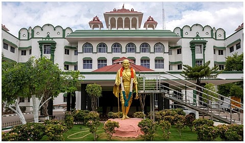 பிற மாநிலங்களுக்கு கனிமங்கள் கொண்டு செல்ல 3 மாத தடை: அரசு அறிக்கை தாக்கல் செய்ய ஐகோர்ட் உத்தரவு