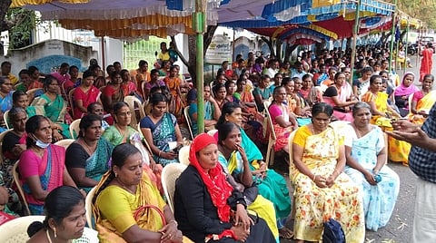 10 அம்ச கோரிக்கைகளை வலியுறுத்தி சென்னையில் சத்துணவு ஊழியர்கள் உண்ணாவிரதம்