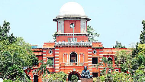 8 கல்லூரிகளில் டீன் பதவியில் உதவி பேராசிரியர்கள்: ஏஐசிடிஇ விதிமுறையை மீறியதாக குற்றச்சாட்டு