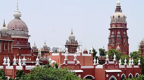 மெட்ரோ ரயில் பணிகளுக்காக மாதவரம் மில்க் காலனியை 4 மாதங்களில் காலி செய்து கொடுக்க உயர் நீதிமன்றம் உத்தரவு