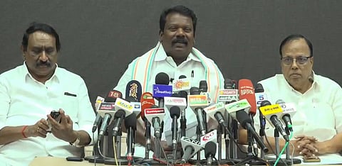 காங்கிரஸ் சார்பில் இன்று திருப்பரங்குன்றம் கோயில், தர்காவில் வழிபாடு: செல்வப்பெருந்தகை அறிவிப்பு