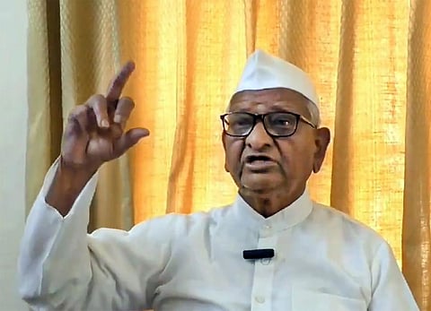 “மதுபான ஊழலால் கேஜ்ரிவாலின் இமேஜ் சிதைந்தது” - அன்னா ஹசாரே கருத்து