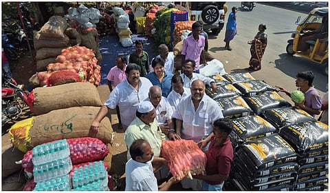 வடலூர் சத்திய ஞான சபை தைப்பூச அன்னதானம்: டன் கணக்கில் காய்கறிகள் அனுப்பிவைத்த இஸ்லாமியர்!