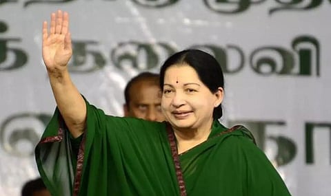 தமிழக லஞ்ச ஒழிப்புத்துறையிடம் ஜெயலலிதாவின் 27 கிலோ நகைகள், 1,562 ஏக்கருக்கான சொத்​து ஆவணங்கள் ஒப்படைப்பு