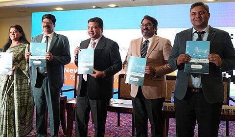 சென்னையில்  நடந்த ‘எதிர்கால வேலை உச்சி மாநாடு-2025’ -ல் அமைச்சர் பழனிவேல் தியாகராஜன் உள்ளிட்டோர் பங்கேற்றனர்.