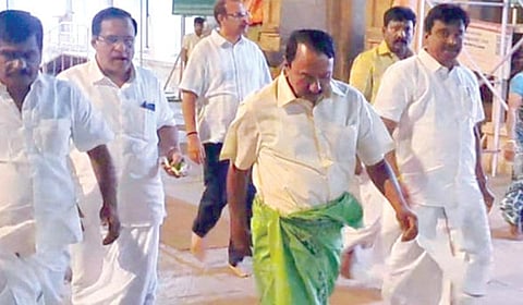 புரளிகளால் போராளியாக்கப்படுகிறாரா செங்கோட்டையன்?