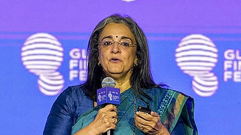 செபி முன்னாள் தலைவர் மாதவி புரி புச் மீது வழக்கு