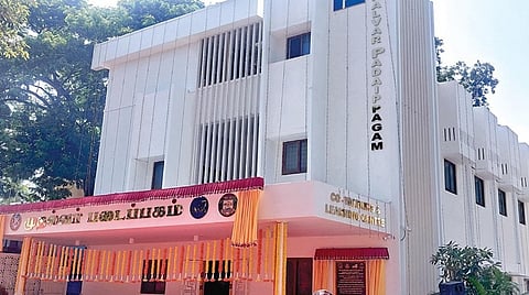 கொளத்​தூரில் 4 மாதங்​களை நிறைவு செய்த முதல்​வர் படைப்​பகம்: ரூ.60 லட்​சத்​தில் வாகன நிறுத்​தம், உணவு அருந்து​மிடம்