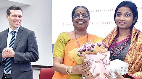போரூர் ஸ்ரீ ராமச்சந்திரா மருத்துவமனையில் உதடு, அண்ணப்பிளவு மற்றும் முகத்தாடை முழு சீரமைப்புக்கான சிறப்பு மையத்தை வாக்ஸ்டெமி அமைப்பின் தலைவர் எஸ்.சரண்யா தொடங்கி வைத்தார்.  ராமச்சந்திரா பல்கலை. துணை வேந்தர் உமா சேகர், பல் மருத்துவத் துறை தலைவர் எச்.தமிழ்செல்வன், டிரான்ஸ்பார்ம் கிளெஃப்ட் அமைப்பின் செயல் இயக்குநர் ஹியு ப்ருஸ்டர் உள்ளிட்டோர் உடனிருந்தனர்.