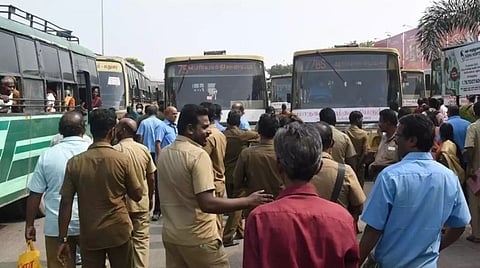 போக்​கு​வரத்து ஓய்​வூ​தி​யர்​களுக்கு பணப்​பலன் வழங்க ரூ.265 கோடி ஒதுக்​கீடு