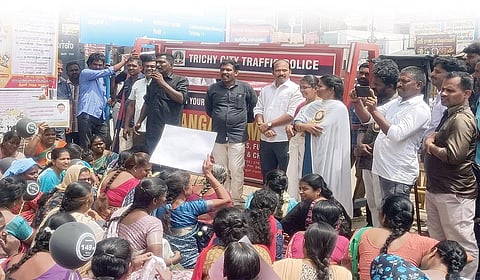 ‘விஜய் சினிமாவில் மனிதன் என்றால் பொது வாழ்க்கையில் மாமனிதன்!’ - ஆசிரியர் போராட்டத்தில் தவெக ஆதரவு குரல்கள்