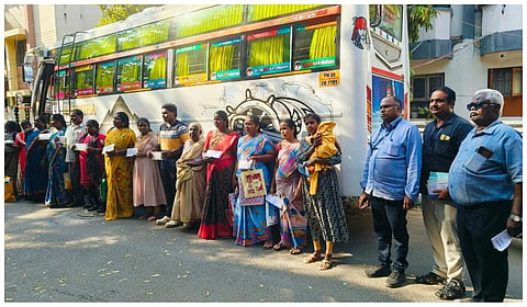 அடையாற்றின் கரையோரம் வசித்த 153 குடும்பங்கள் பெரும்பாக்கத்தில் மறுகுடியமர்வு