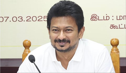 திருவாரூர் மாவட்ட ஆட்சியர் அலுவலகத்தில்  அரசுத் திட்டப் பணிகள் குறித்த கூட்டம் துணை முதல்வர் உதயநிதி ஸ்டாலின் தலைமையில் நடந்தது.