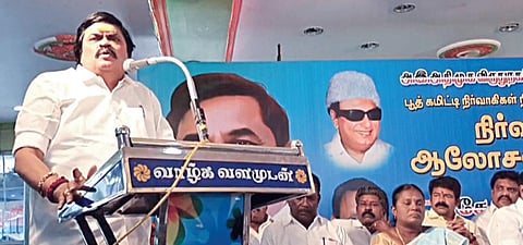 நான் குறுநில மன்னன்தான்; உன்னால் என்ன செய்ய முடியும்? - பாண்டியராஜனை ஒருமையில் விமர்சித்த ராஜேந்திர பாலாஜி