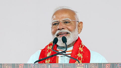 மகளிர் தினம்: எலினா மிஸ்ரா முதல் வைஷாலி வரை; பிரதமரின் சமூக ஊடக கணக்குகளை இயக்கும் சாதனைப் பெண்கள்