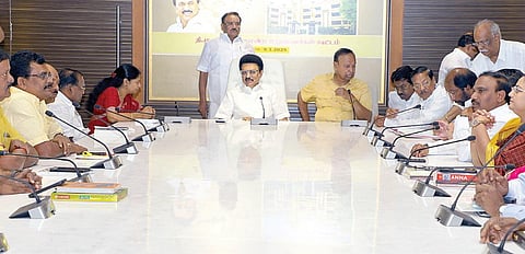 தொகுதி மறுவரையறை பாதிப்புகளை மற்ற மாநிலங்களுக்கும் எடுத்துரைக்க வேண்​டும்: திமுக எம்.பி.க்களுக்கு ஸ்டாலின் அறிவுறுத்தல்