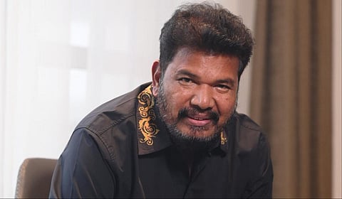 இயக்குநர் ஷங்கரின் ரூ.10.11 கோடி சொத்து முடக்கத்துக்கு ஐகோர்ட் இடைக்கால தடை 