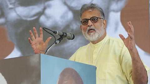 கேரளாவில் காந்தியின் கொள்ளுப் பேரனுக்கு எதிராக போராட்டக்காரர்கள் முழக்கம்