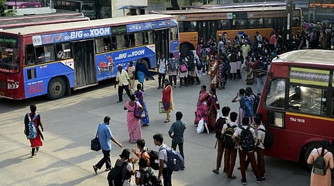 ஏசி உள்ளிட்ட அனைத்து பேருந்துகளிலும் பயணிக்க ரூ.2,000 பயண அட்டை