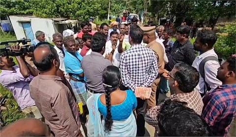 பரந்தூர் விமான நிலையத்துக்கு எதிர்ப்பு தெரிவித்து நடைபெற்ற  போராட்டம்