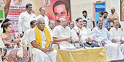 வன்னியர் சங்கம் சார்பில் மே 11-ல் மாநாடு; பட்டியலின தலைவர்களும் பங்கேற்க வேண்டும்: ராமதாஸ் அழைப்பு