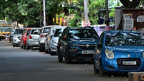 பார்க்கிங் பிரச்சினை: இடியாப்ப சிக்கலுக்கு தீர்வு இருக்கா?