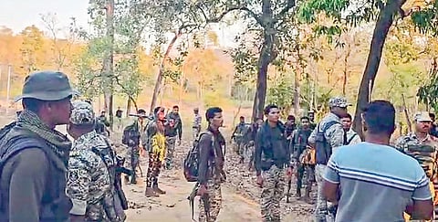 சத்தீஸ்கர் என்கவுன்ட்டரில் 30 நக்சல்கள் சுட்டுக்கொலை - நடந்தது என்ன?