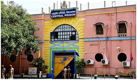 கோவை: குற்ற வழக்குகளில் கைதான நால்வர் குண்டர் தடுப்புச் சட்டத்தில் அடைப்பு